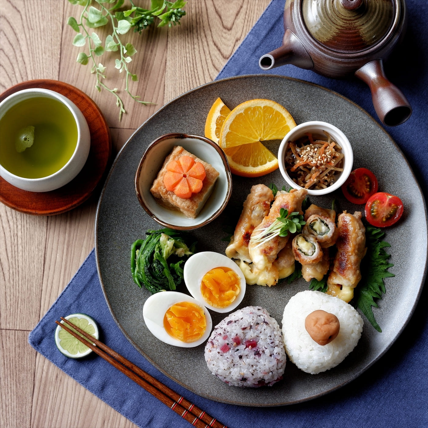 おにぎりと和食のワンプレートご飯